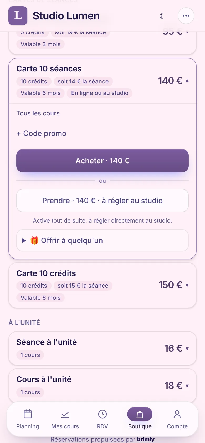 Boutique sur téléphone : Carte 10 séances avec le repère En ligne ou au studio, les boutons Acheter · 140 € et Prendre · 140 € · à régler au studio